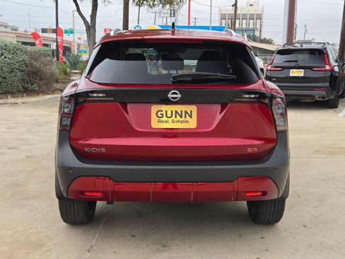 New 2026 Nissan Kicks SR image 4