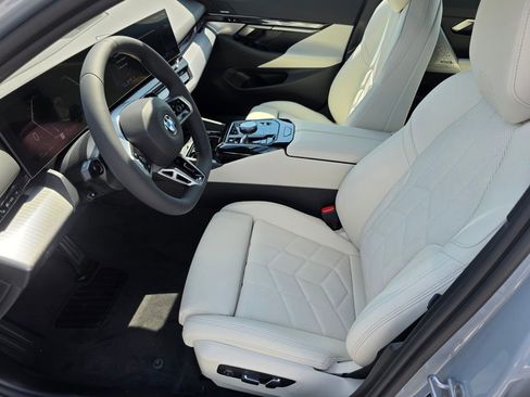 Used 2027 BMW 530i RWD image 7