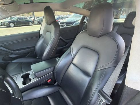 Used 2018 Tesla Model 3 Long Range RWD image 9