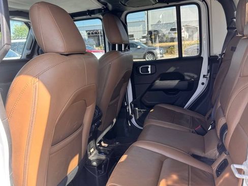 Used 2021 Jeep Gladiator Overland w/ Popular Equipment Package AWD/4WD image 9