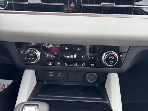 New 2026 Mitsubishi Outlander AWD image 28