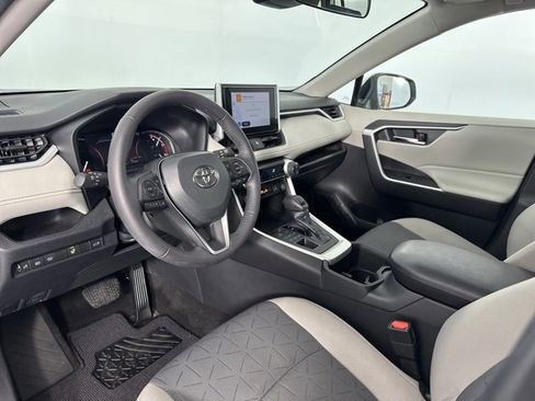 Used 2023 Toyota RAV4 XLE image 12