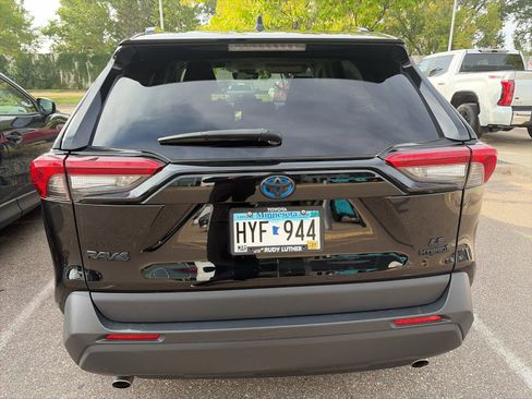 Certified 2022 Toyota RAV4 LE AWD/4WD image 5