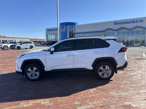 Used 2024 Toyota RAV4 XLE w/ Convenience Package image 33