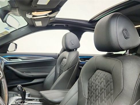 Used 2023 BMW 530e 530e iPerformance w/ M Sport Package image 32