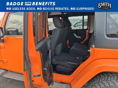 Used 2012 Jeep Wrangler Unlimited Sahara w/ Connectivity Group AWD/4WD image 12