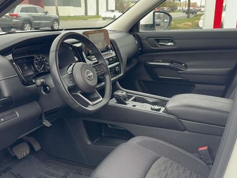 Used 2022 Nissan Pathfinder SV AWD/4WD image 31
