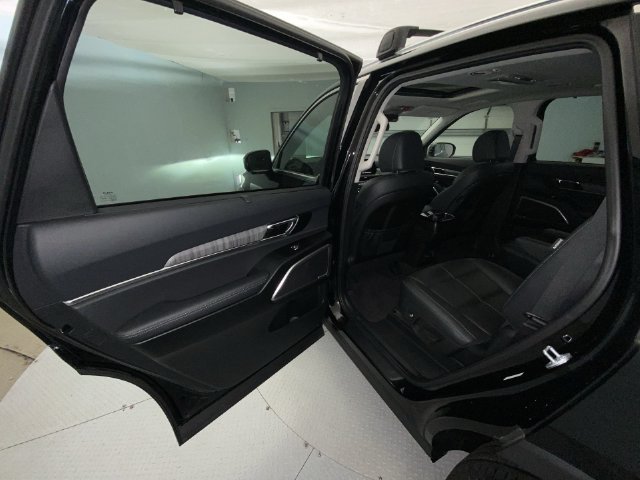Used 2024 Kia Telluride EX w/ EX Captain's Chair Package AWD/4WD image 23