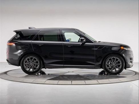 New 2025 Land Rover Range Rover Sport SE image 6
