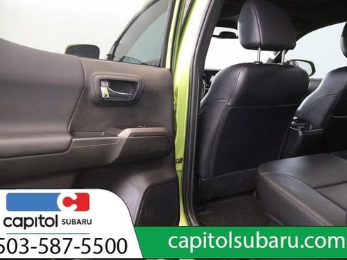 Used 2023 Toyota Tacoma TRD Sport w/ TRD Premium Sport Package AWD/4WD image 33