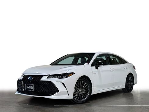 Used 2021 Toyota Avalon XSE image 1