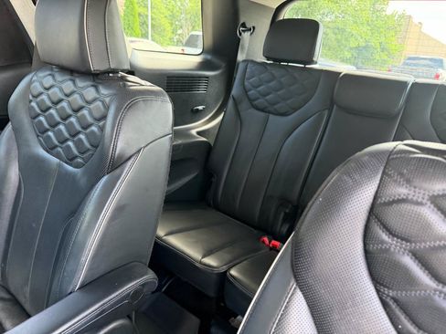 Used 2021 Hyundai Palisade Limited FWD image 16