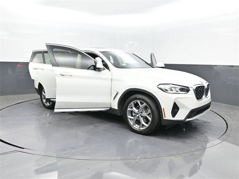 Used 2023 BMW X4 xDrive30i w/ Convenience Package image 39
