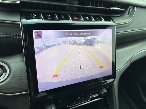 Used 2022 Jeep Grand Cherokee L Limited image 20