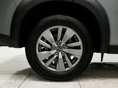 Used 2025 Nissan Pathfinder SV image 14