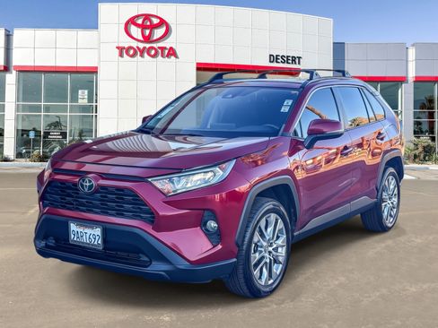 Certified 2020 Toyota RAV4 XLE Premium image 3