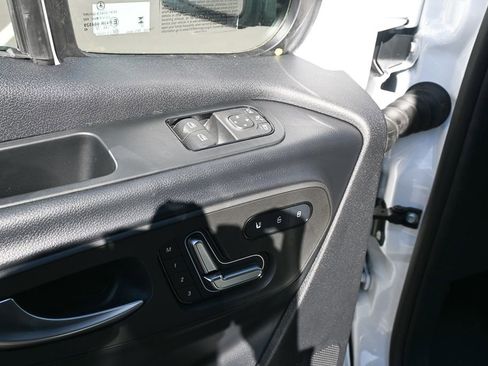 Used 2025 Mercedes-Benz Sprinter 2500 image 8