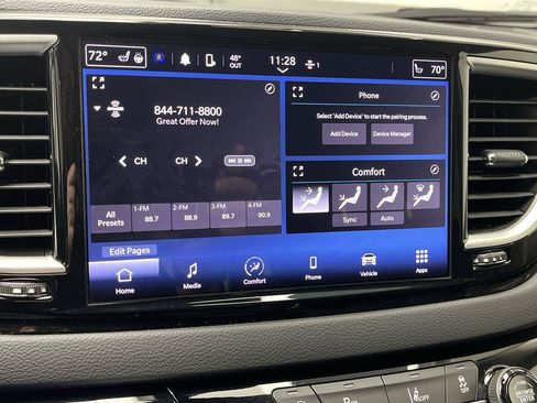 Used 2023 Chrysler Pacifica Touring-L FWD image 18