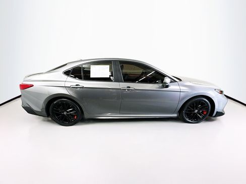 Used 2025 Toyota Camry SE w/ Convenience Package image 2