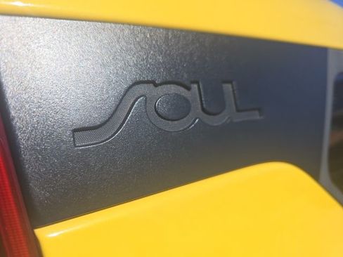 Used 2020 Kia Soul LX image 8