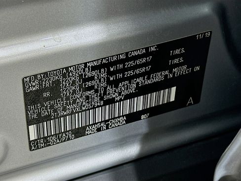 Used 2020 Toyota RAV4 XLE w/ Carpet Mat Package image 12