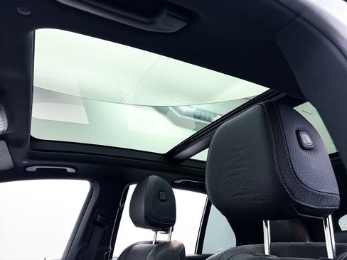 Used 2023 Mercedes-Benz GLE 450 GLE 450 w/ AMG Line Exterior image 2