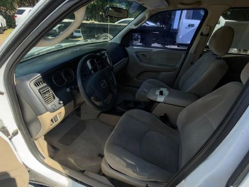 Used 2004 MAZDA Tribute LX image 10