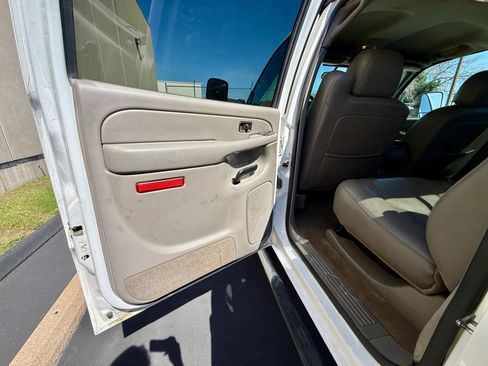 Used 2004 Chevrolet Silverado 3500 4x4 Crew Cab w/ Heavy-Duty Power Package image 39