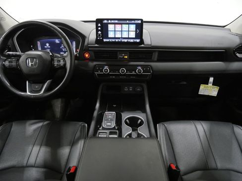 Used 2025 Honda Pilot Elite image 11