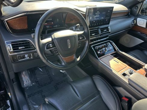 Used 2023 Lincoln Navigator Black Label image 9