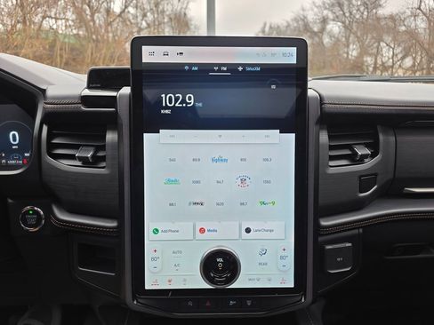 Used 2023 Ford Expedition Platinum image 29