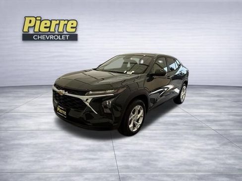 New 2026 Chevrolet Trax LS w/ LS Convenience Package FWD image 1