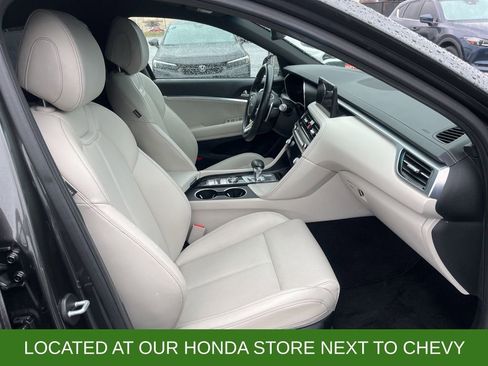 Used 2024 Genesis G70 2.5T image 27