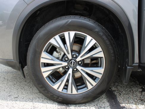 Certified 2022 Nissan Rogue SV w/ SV Premium Package AWD/4WD image 32