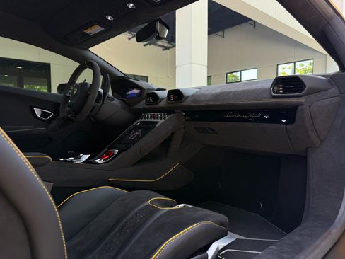 Used 2023 Lamborghini Huracan Sterrato AWD/4WD image 44