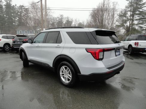 New 2026 Ford Explorer Active image 7