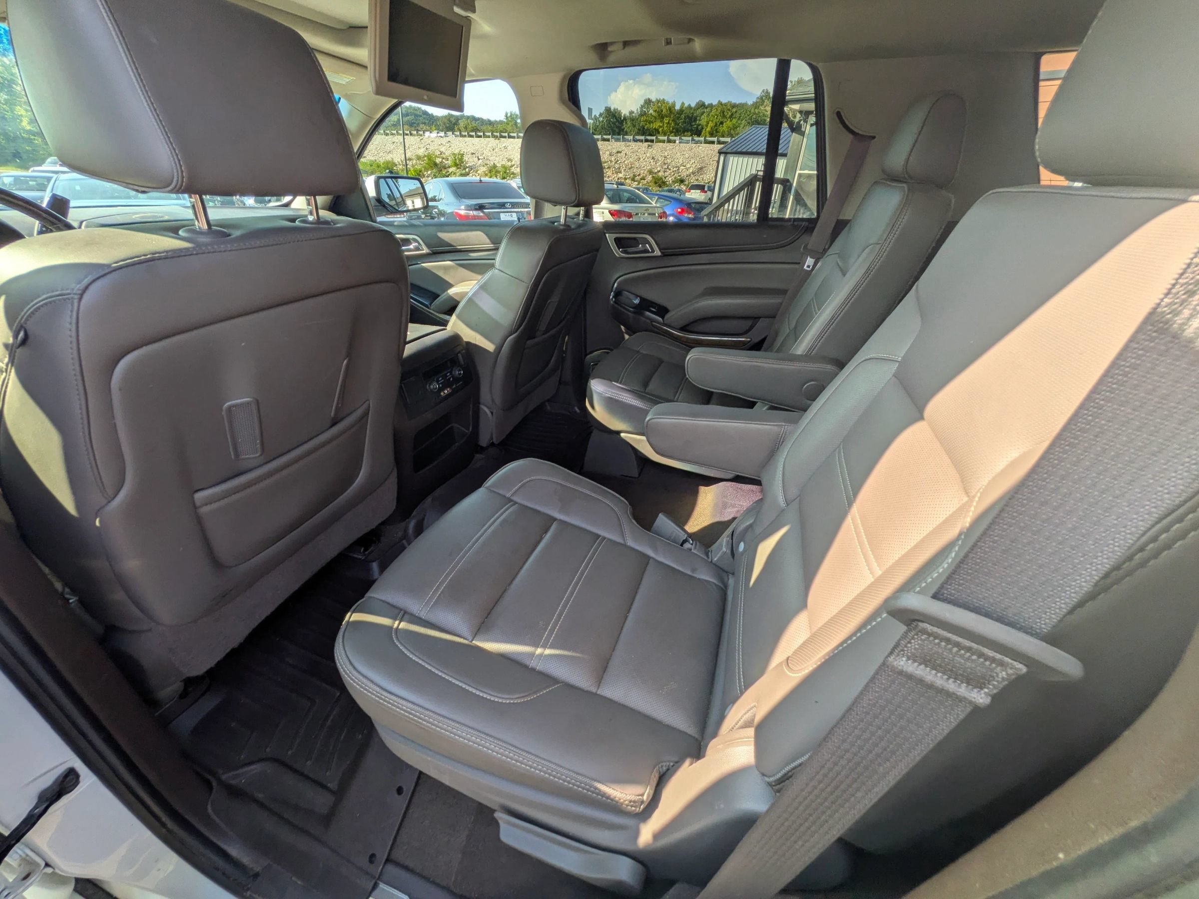 Used 2016 GMC Yukon Denali w/ Open Road Package AWD/4WD image 34