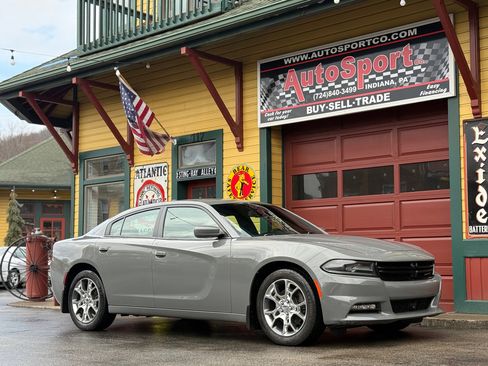 Used 2017 Dodge Charger SXT w/ AWD Premium Group image 1