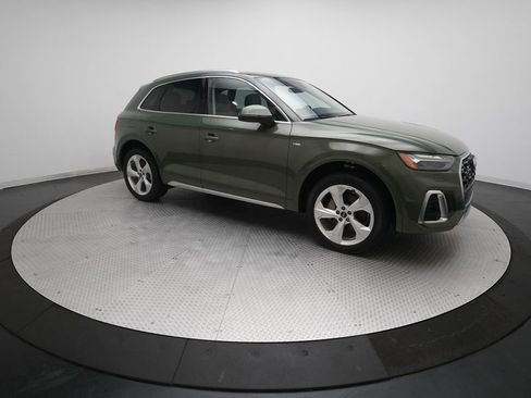 Used 2023 Audi Q5 2.0T Prestige w/ Prestige Package image 6