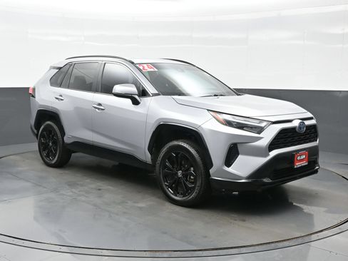 Used 2024 Toyota RAV4 SE AWD/4WD image 8