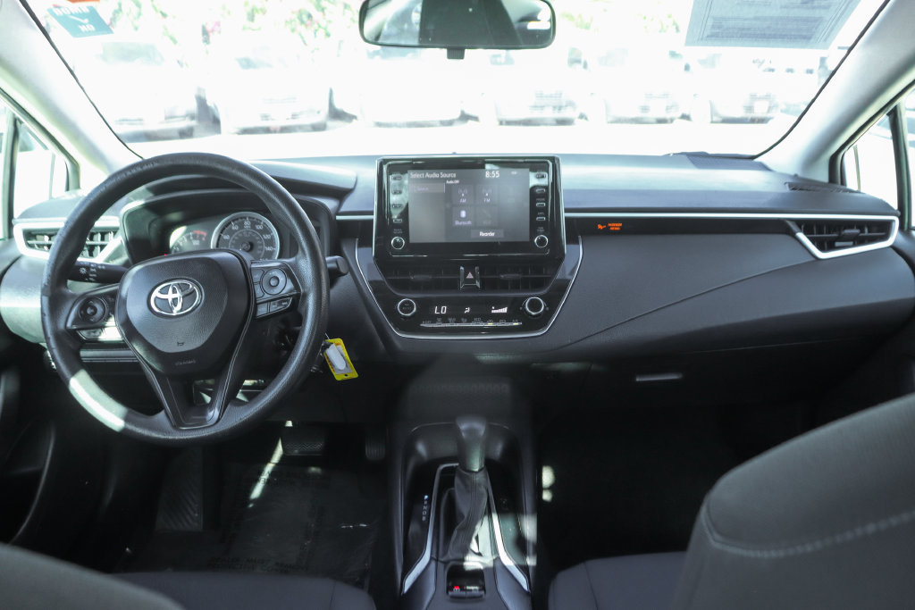 Used 2020 Toyota Corolla LE w/ Carpet Mat Package (TMS) FWD image 32