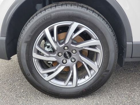 Certified 2024 Lincoln Corsair Premiere w/ Equipment Group 101A image 5