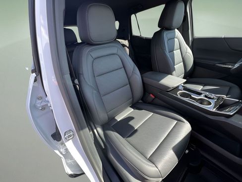 New 2026 Chevrolet Equinox LT w/ Convenience Package II image 26