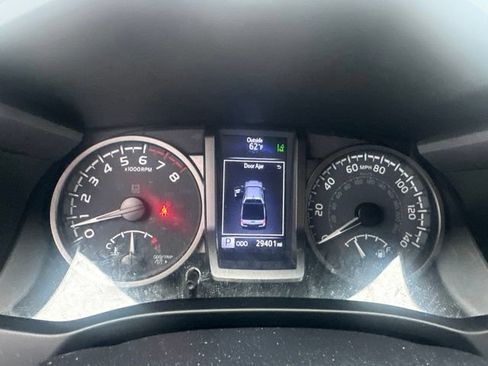 Used 2022 Toyota Tacoma TRD Sport AWD/4WD image 11
