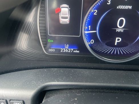 Used 2023 Lexus ES 350 w/ Premium Package FWD image 2