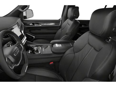 Used 2023 Jeep Wagoneer 4WD image 11