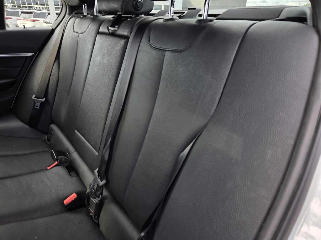 Used 2018 BMW 330i Sedan RWD image 13