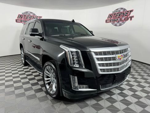 Used 2018 Cadillac Escalade Luxury w/ LPO, Radiant Package image 9