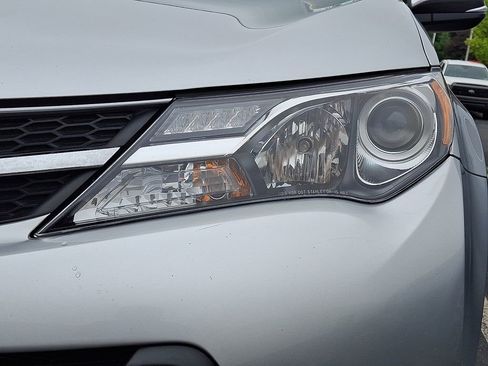 Used 2014 Toyota RAV4 Limited AWD/4WD image 8