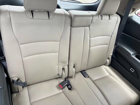 Used 2022 Honda Pilot Touring image 18